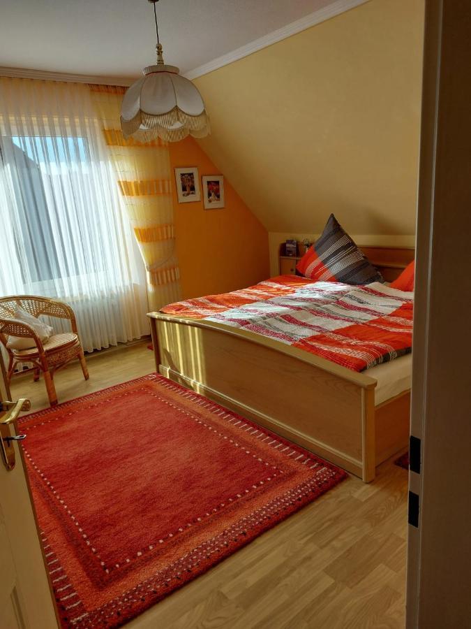Ferienwohnung Leni Erstes Og Inkl Balkon Gartenblick Kostenfreier Parkplatz Stadtnah Aber Ruhig Gelegen Мепен Екстериор снимка